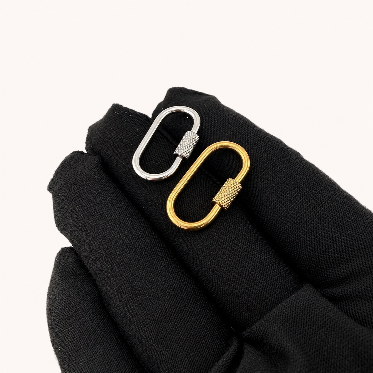 26mm Stainless Steel Oval Textured Screw Carabiner – Gold & Silver Finishes