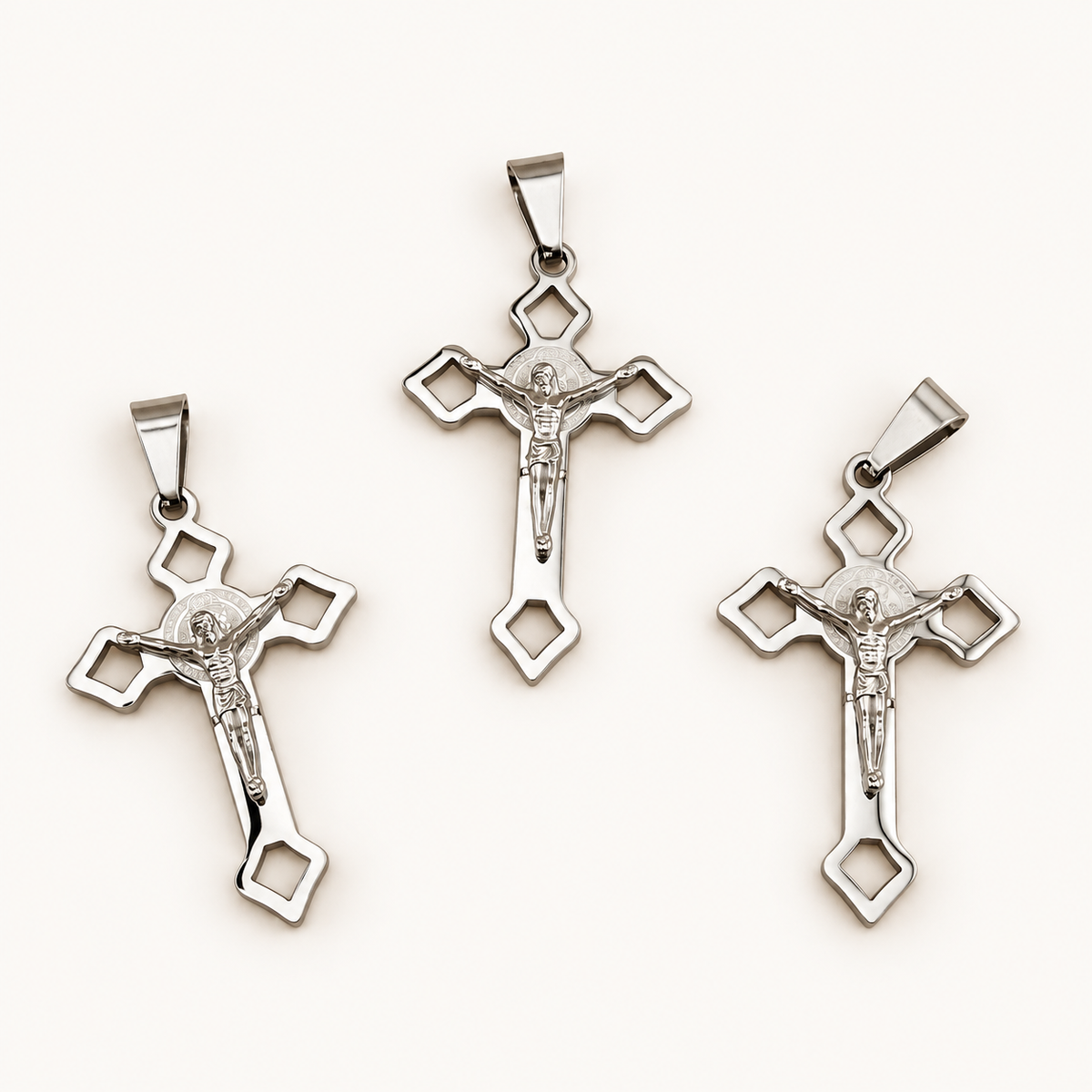 Classic Crucifix Cross Pendant – 31x20mm