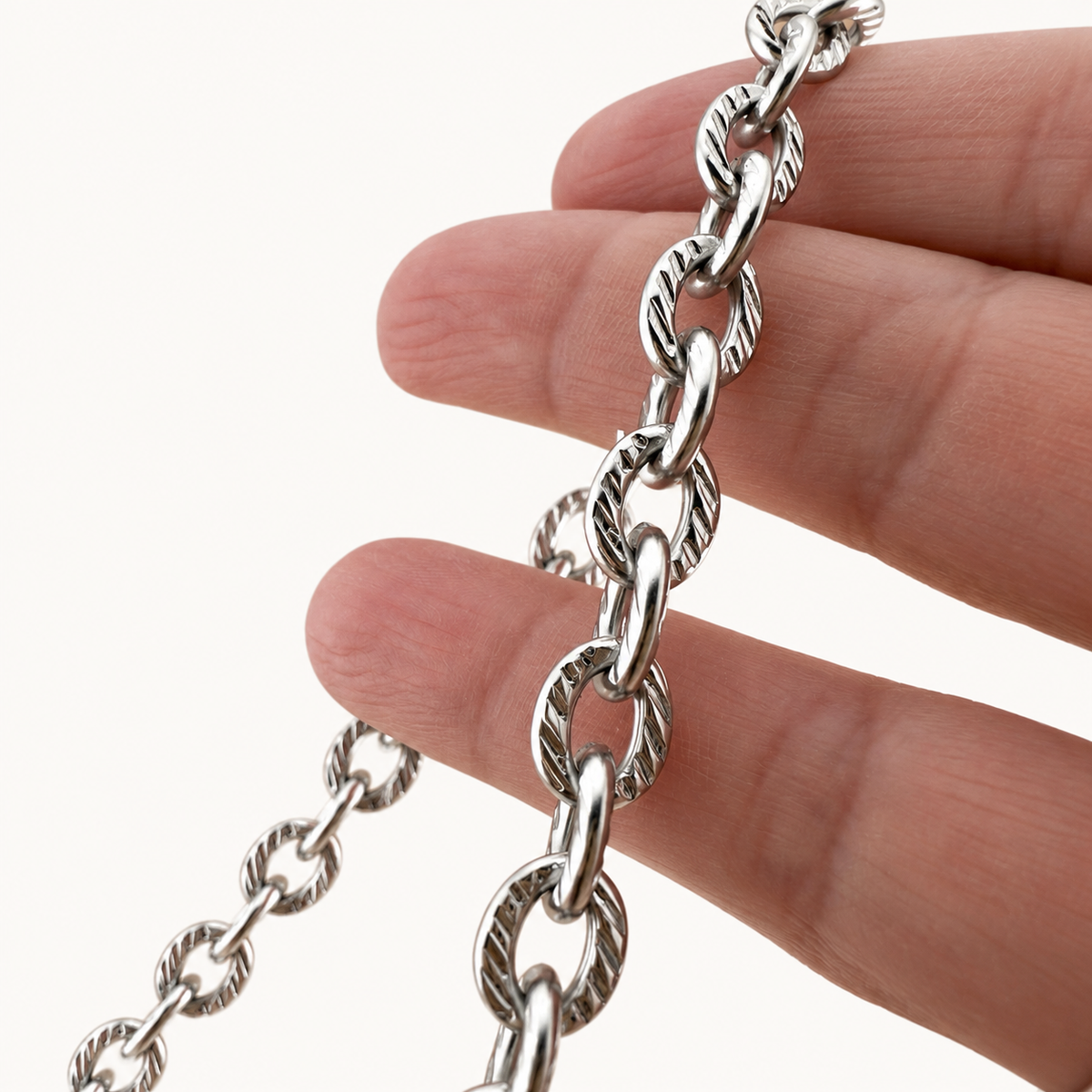 Chunky Carved Chain – 10.5x8mm