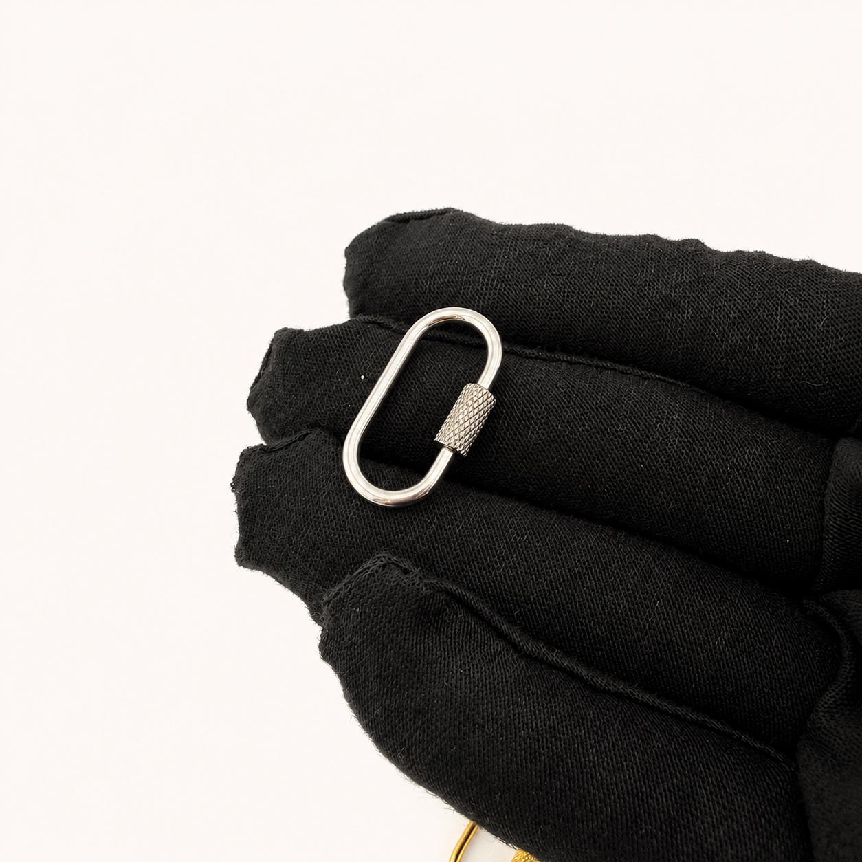 26mm Stainless Steel Oval Textured Screw Carabiner – Gold & Silver Finishes