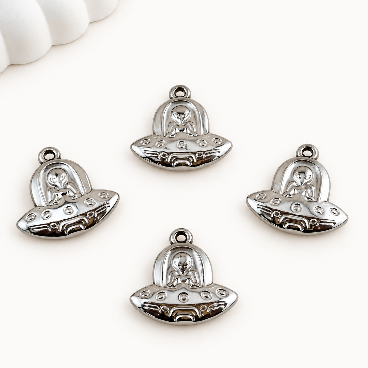 Alien UFO Charm – 20mm