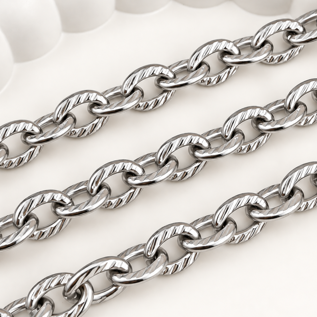 Chunky Carved Chain – 10.5x8mm